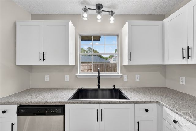 32 Tara Manor Drive, Savannah, GA 31406