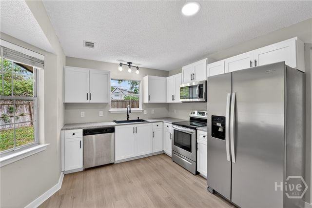 32 Tara Manor Drive, Savannah, GA 31406