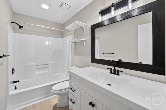 32 Tara Manor Drive, Savannah, GA 31406