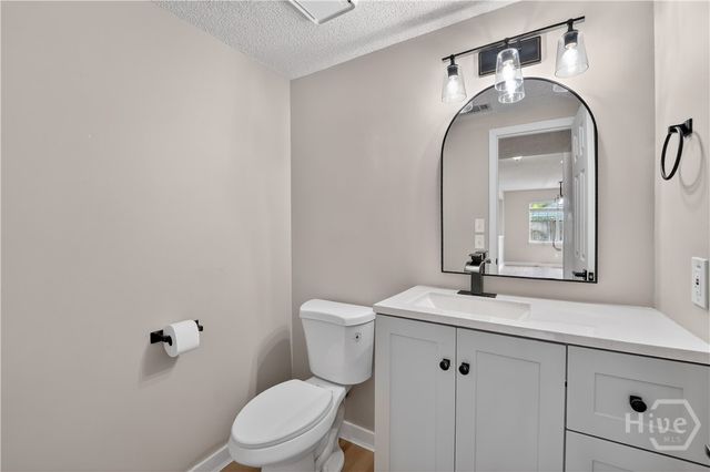 32 Tara Manor Drive, Savannah, GA 31406