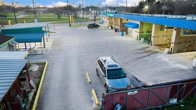 2627 Allen Genoa Road, Pasadena, TX 77502