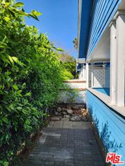 1402 N Las Palmas Avenue, Los Angeles, CA 90028