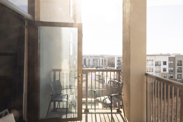 1510 Demonbreun St Apt 910, Nashville, TN 37203