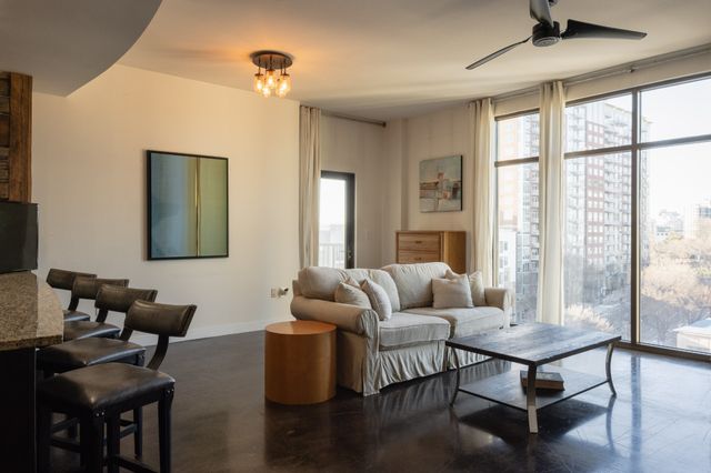 1510 Demonbreun St Apt 910, Nashville, TN 37203