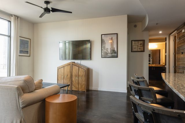 1510 Demonbreun St Apt 910, Nashville, TN 37203