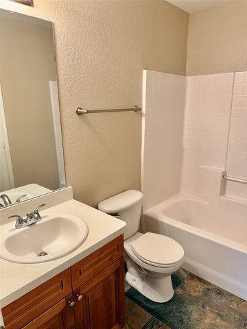 2320 Aldergate Drive, Arlington, TX 76012