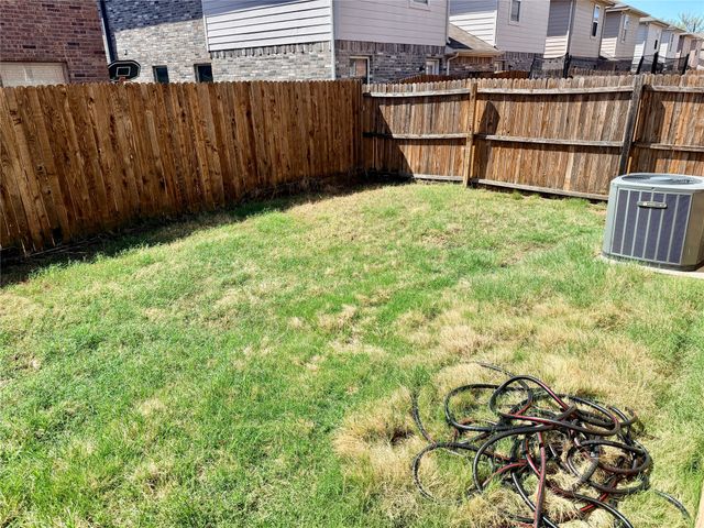 2320 Aldergate Drive, Arlington, TX 76012