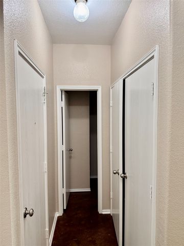 2320 Aldergate Drive, Arlington, TX 76012