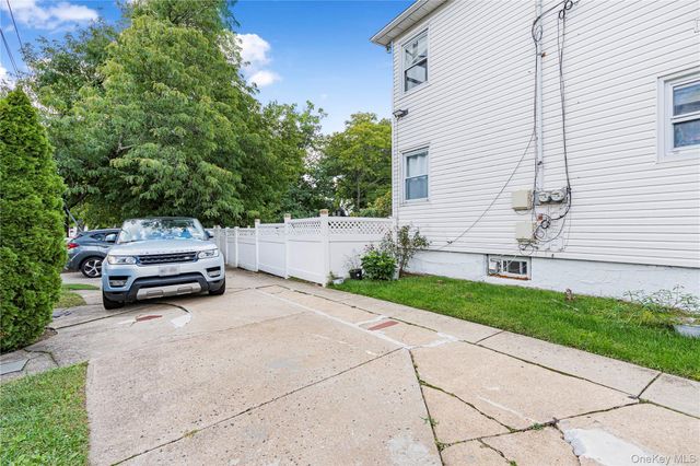 54 Sandalwood Avenue, Valley Stream, NY 11581