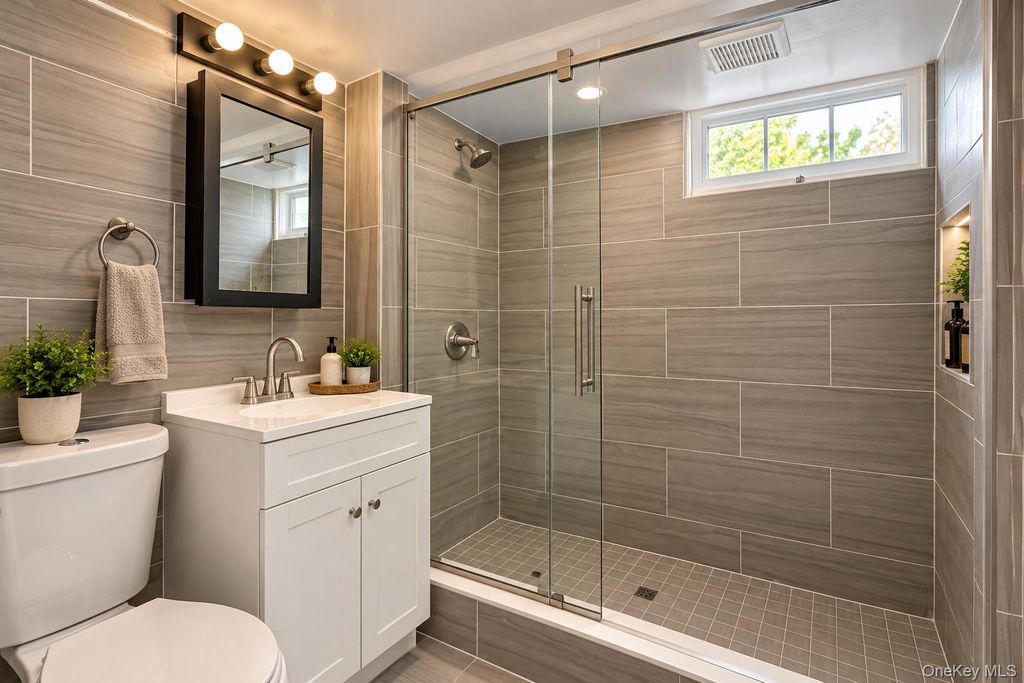 54 Sandalwood Avenue, Valley Stream, NY 11581 — photo 5