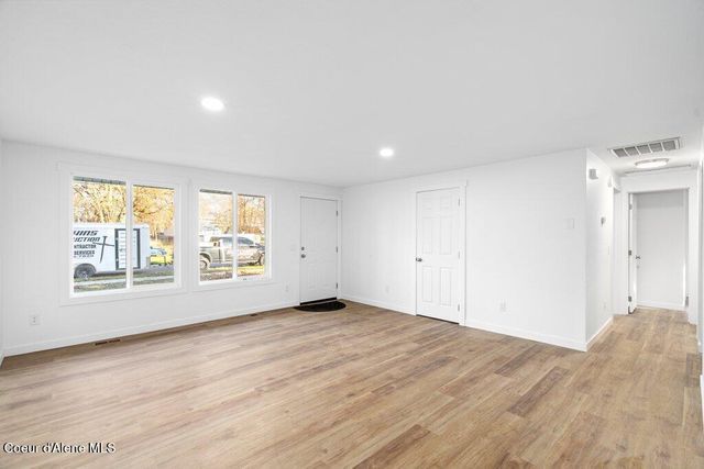 926 W Davidson Ave, Coeur D'alene, ID 83814