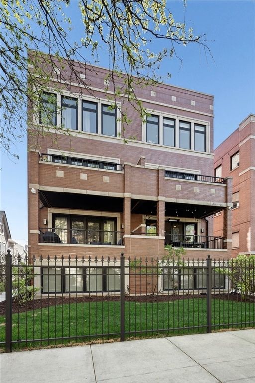 2133 N Campbell Avenue 1D, Chicago, IL 60647