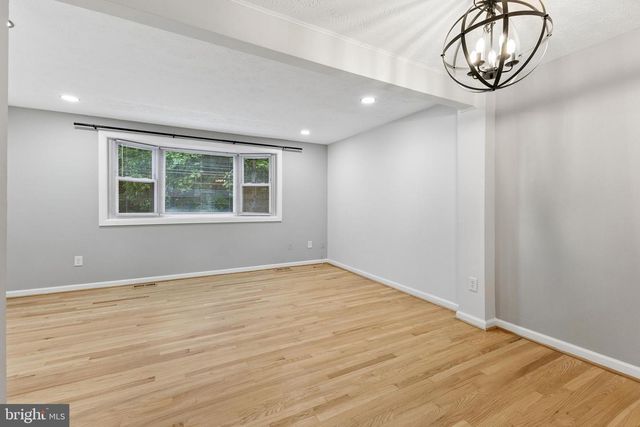 8317 BROOKVALE CT, Springfield, VA 22153
