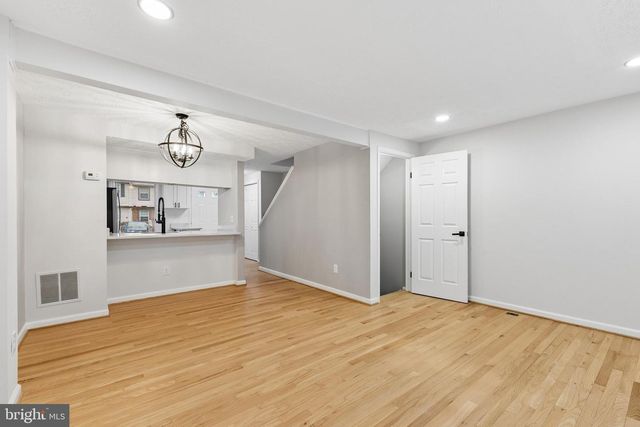 8317 BROOKVALE CT, Springfield, VA 22153