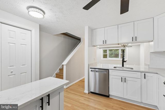 8317 BROOKVALE CT, Springfield, VA 22153