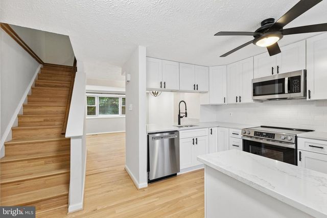 8317 BROOKVALE CT, Springfield, VA 22153