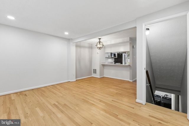 8317 BROOKVALE CT, Springfield, VA 22153