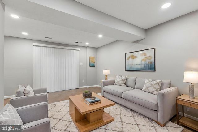 8317 BROOKVALE CT, Springfield, VA 22153