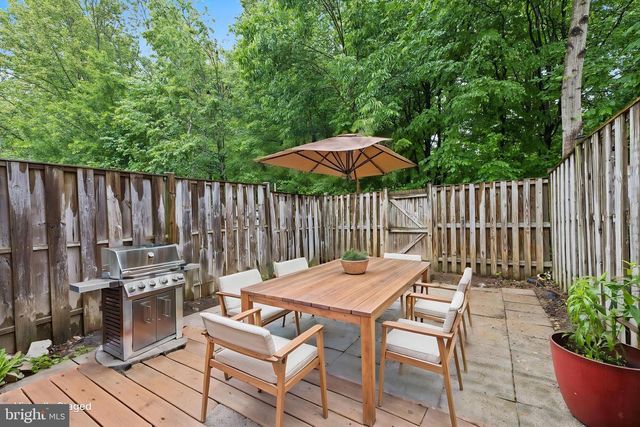 8317 BROOKVALE CT, Springfield, VA 22153