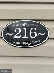 216 COUNTRY RIDGE DR, York, PA 17408