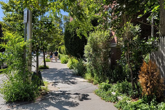 1691 Cambridge St 41, Cambridge, MA 02138