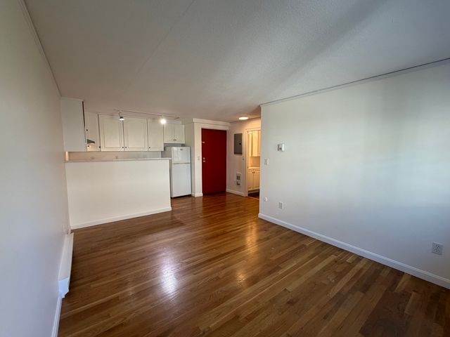 1691 Cambridge St 41, Cambridge, MA 02138