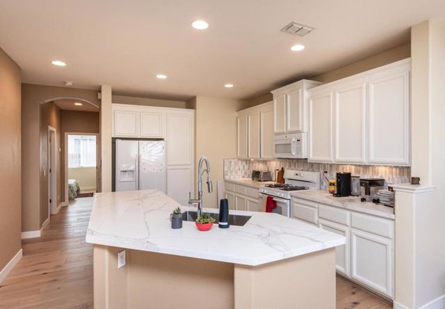 5020 Cleveland Bay Way, Elk Grove, CA 95757