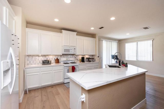 5020 Cleveland Bay Way, Elk Grove, CA 95757