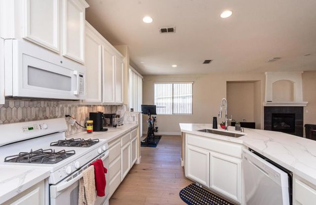 5020 Cleveland Bay Way, Elk Grove, CA 95757