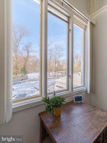 919 LABURNUM LN, Wyncote, PA 19095