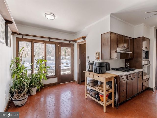 919 LABURNUM LN, Wyncote, PA 19095