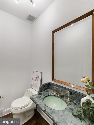 919 LABURNUM LN, Wyncote, PA 19095