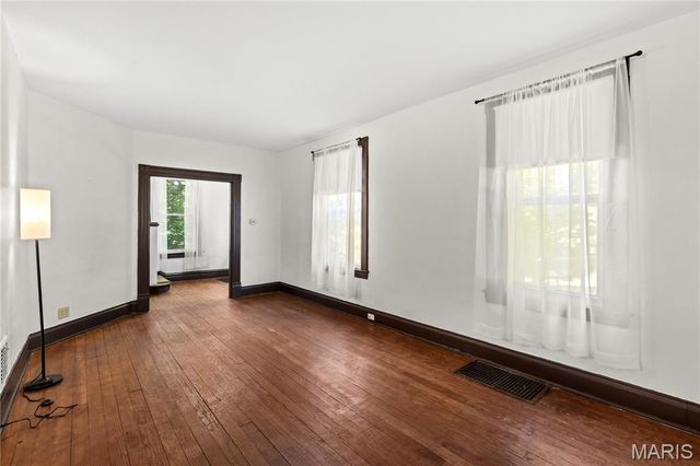 502 Carson Road, St Louis, MO 63135