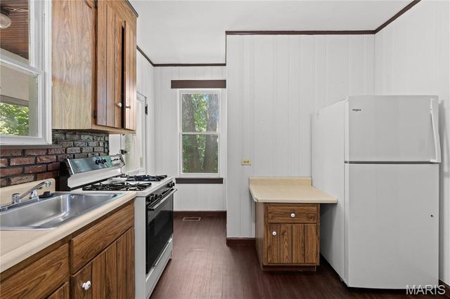 502 Carson Road, St Louis, MO 63135