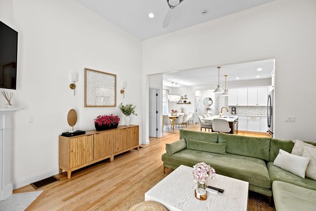 118 Sunflower Way, Plymouth, MA 02360