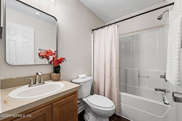 8446 MCGIRTS VILLAGE Lane, Jacksonville, FL 32210