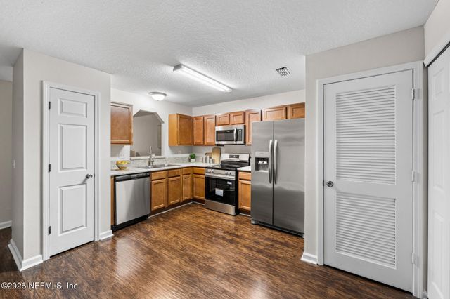 8446 MCGIRTS VILLAGE Lane, Jacksonville, FL 32210