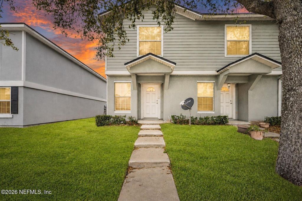 8446 MCGIRTS VILLAGE Lane, Jacksonville, FL 32210