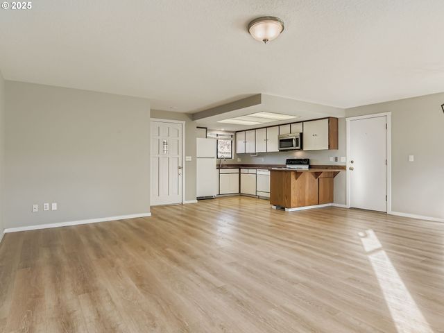 11268 Sw CHANTILLY, Wilsonville, OR 97070