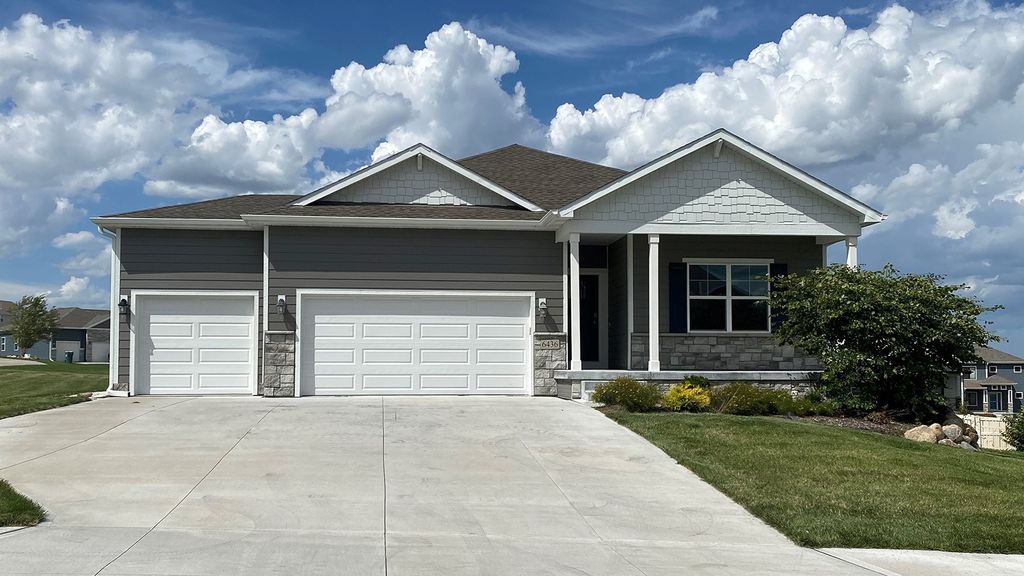 4717 173rd Street, Urbandale, IA 50322