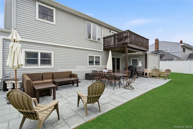 27 Polo Road, Massapequa, NY 11758