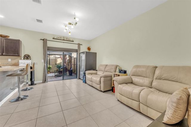 11477 SW 250th St, Homestead, FL 33032