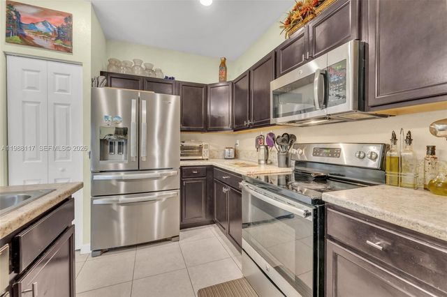 11477 SW 250th St, Homestead, FL 33032