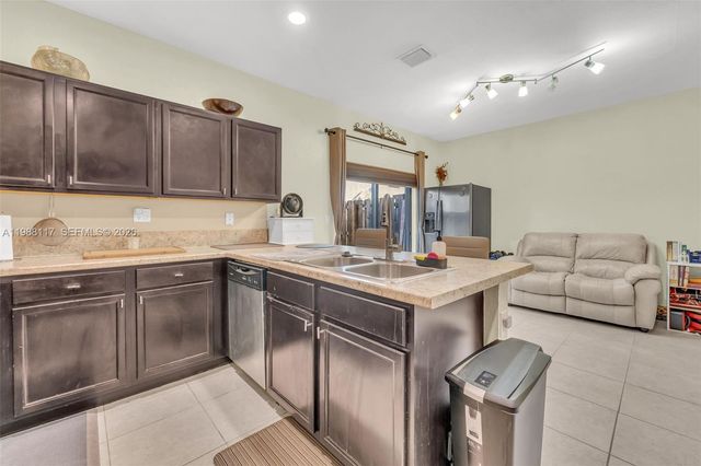 11477 SW 250th St, Homestead, FL 33032