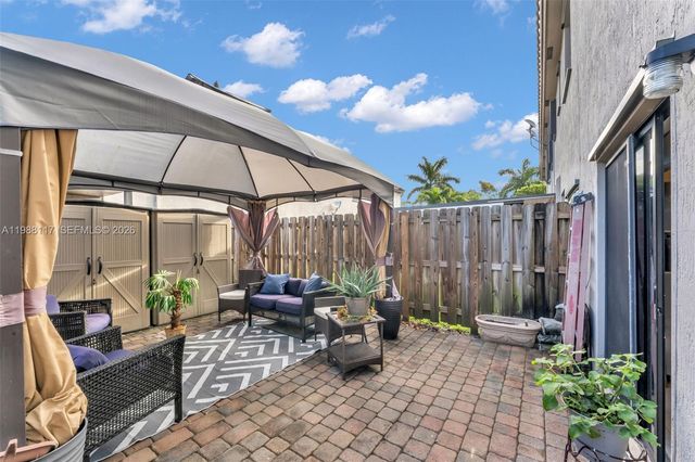 11477 SW 250th St, Homestead, FL 33032