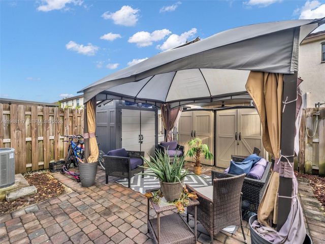 11477 SW 250th St, Homestead, FL 33032