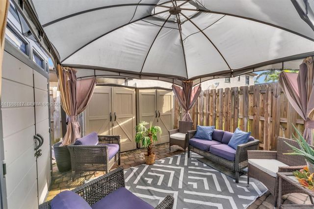 11477 SW 250th St, Homestead, FL 33032