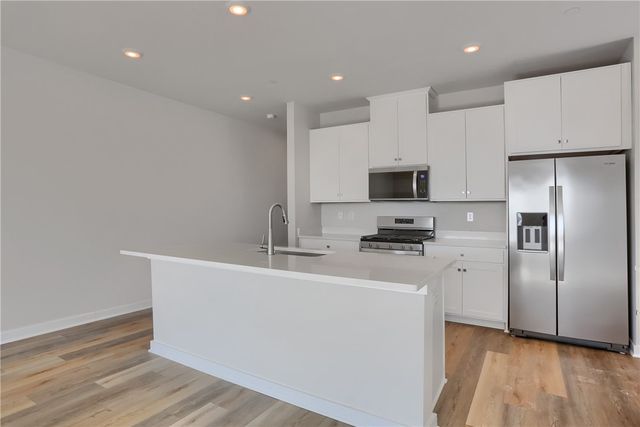 122 Scotland Ln, Harmony Boro, PA 16037