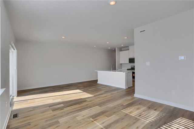 122 Scotland Ln, Harmony Boro, PA 16037