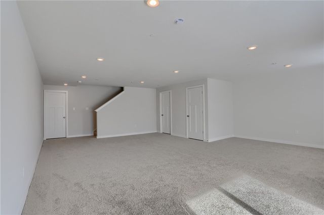 122 Scotland Ln, Harmony Boro, PA 16037